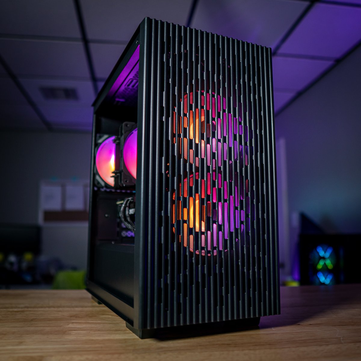 StinceBuilt's tweet image. We&apos;re really digging these mATX builds! 🔥

Who&apos;s Next?! ✅
stincebuilt.com/lets-build

#StinceBuilt #CustomPCs