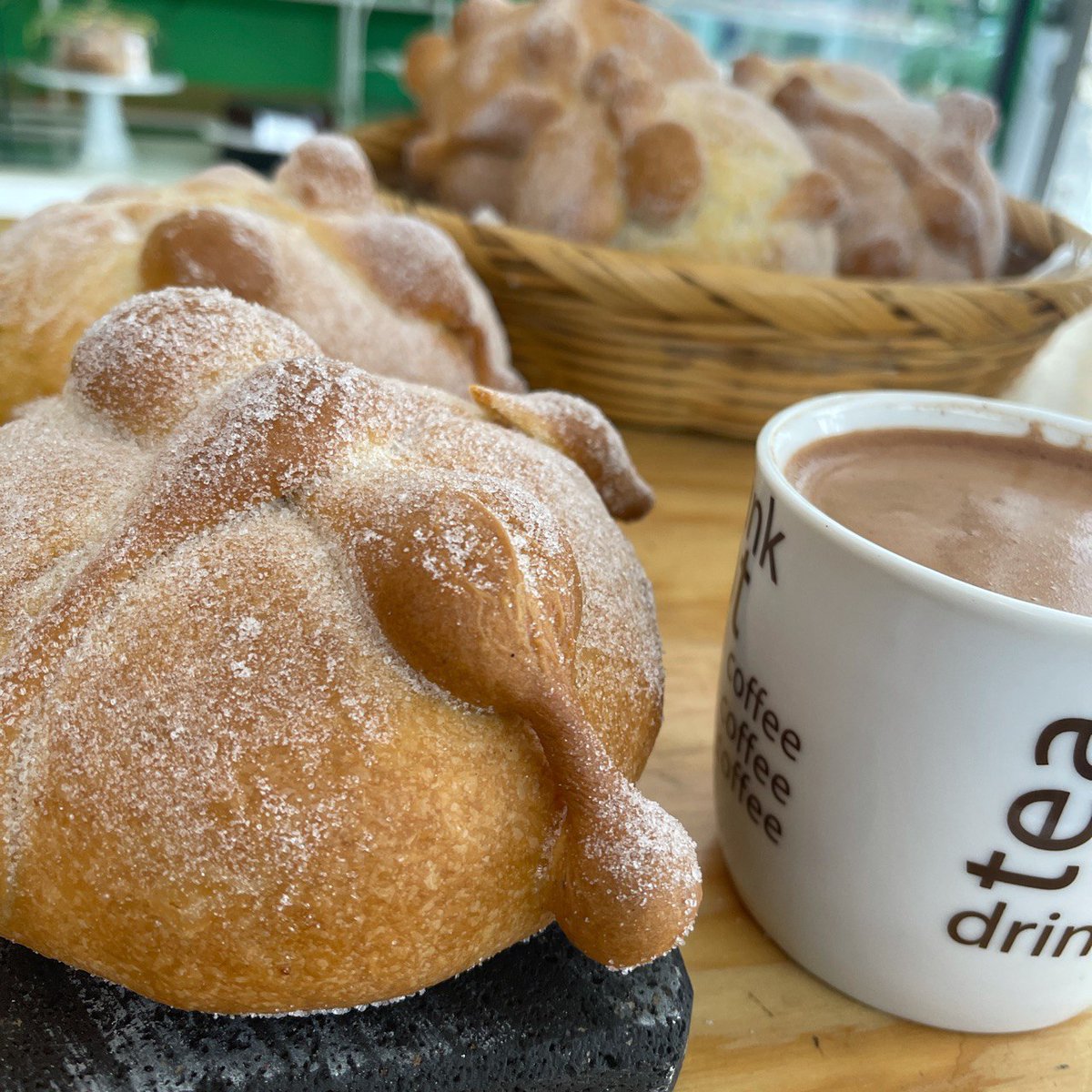 Pechessucres's tweet photo. @sopitas Pues te presumo Nuestro Pan de Muerto elaborado en masa Madre con 18 hrs de Fermentación, Profundo sabor a Mantequilla con toques de Azahares y Naranja.
Disponible en Nuestra Tienda de la Colonia Napoles @Pechessucres https://t.co/CknJP1oQlX