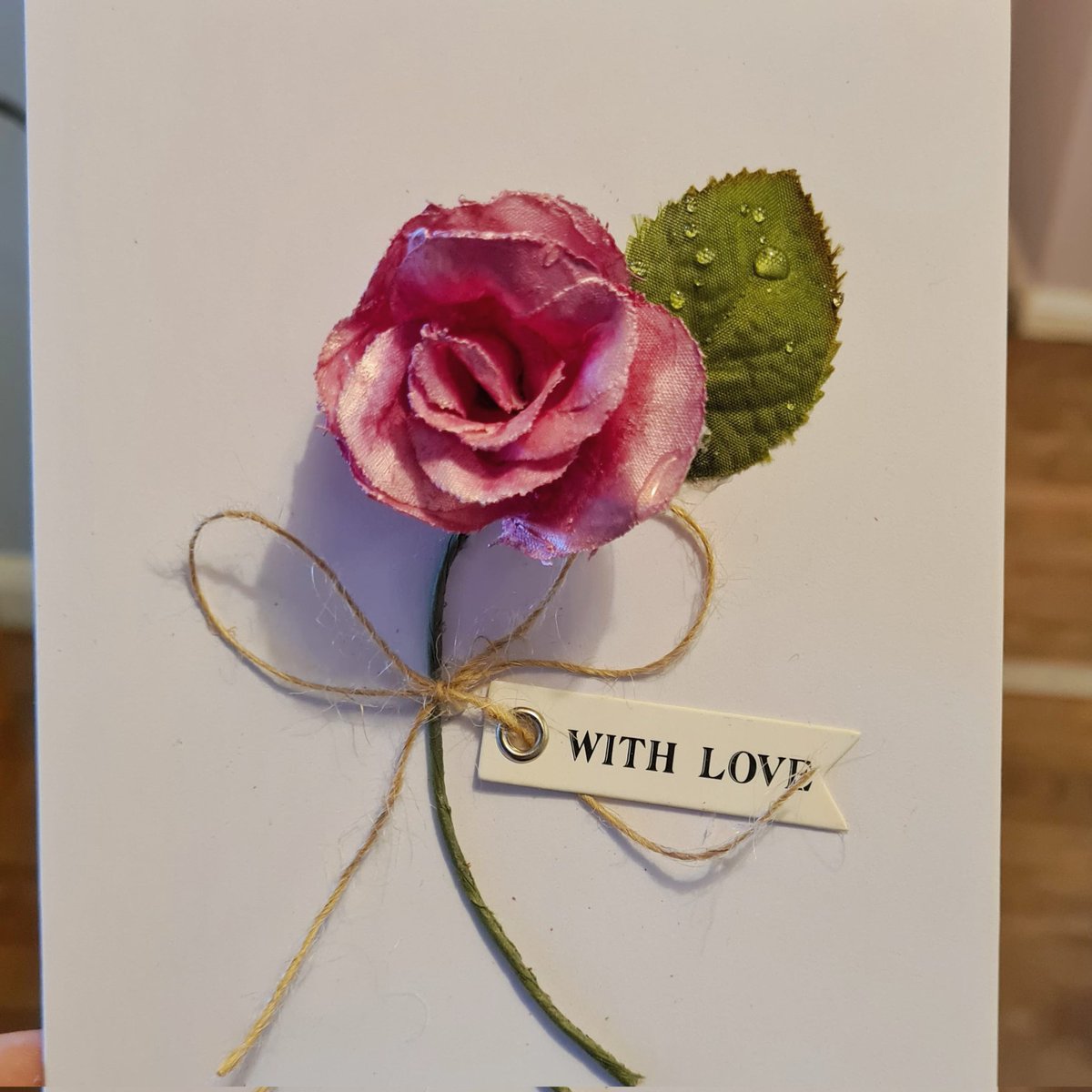 natalie_cliffe's tweet photo. I've recently started making (and selling!!) Pretty things, you can find me on Instagram @happylittlehandmade making cards, hoops, frames and other pretty keepsake gifts 😊
#handmade #SmallBiz #shopsmall #supportsmallbusiness https://t.co/Kpvfx8aQEd
