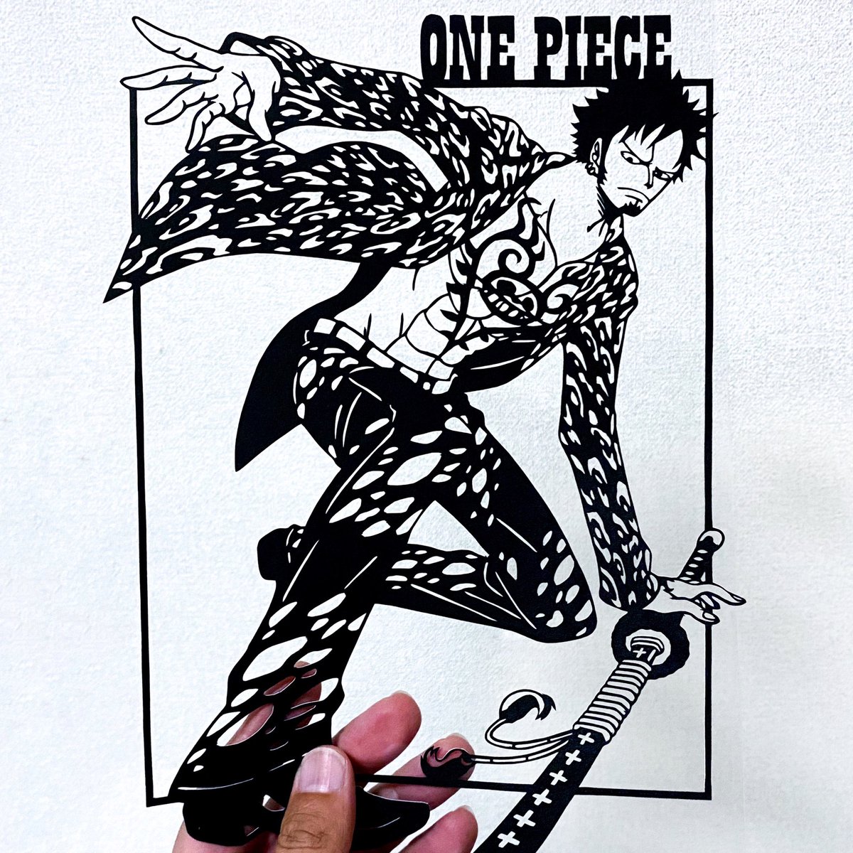KirieTatsuya's tweet photo. #切り絵　#トラファルガーロー　#ワンピース https://t.co/eiZHaZrOwH