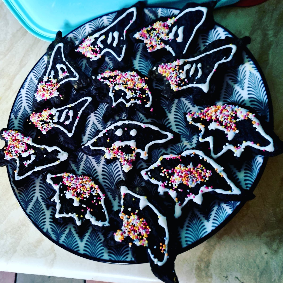 emmafoley81's tweet photo. #halloween#shortbread#black https://t.co/jDUsG4Z2U2