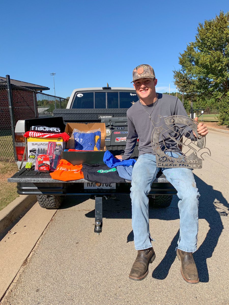 HallcoCBHS's tweet photo. Congratulations to Sam Stribling on winning 2nd place at the North Ga welding skills challenge today! @BluffWelding @SkillsUSAGA @CBluffFootball https://t.co/othtxNaRZb
