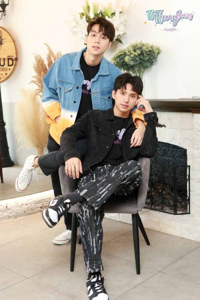 NotiBLOficial's tweet photo. 🚨PRÓXIMAMENTE🚨
Nuevas imágenes promocionales con las tres couples para #TheTheorySeries.
📌 #DomeBenz
📌 #TopTan
📌 #KenOhm
#BL #ทฤษฎีรัก https://t.co/7RZji3Xjo3