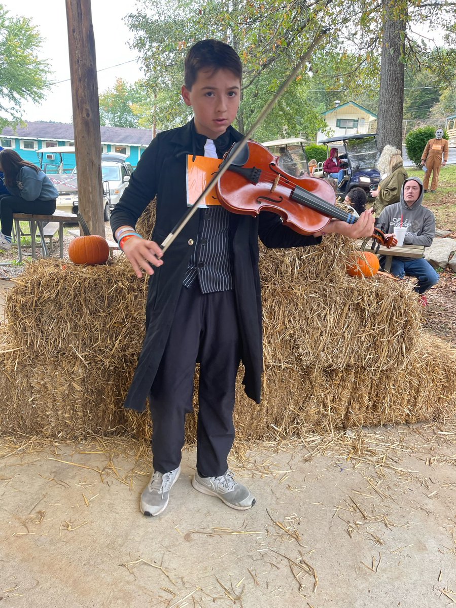 We just posted TWO <a href="/Facebook/">Facebook</a> albums worth of “Fright Night” fun!! Head over and check them out! Here’s a sneak peek 👀 

JellystoneMammothCave.com