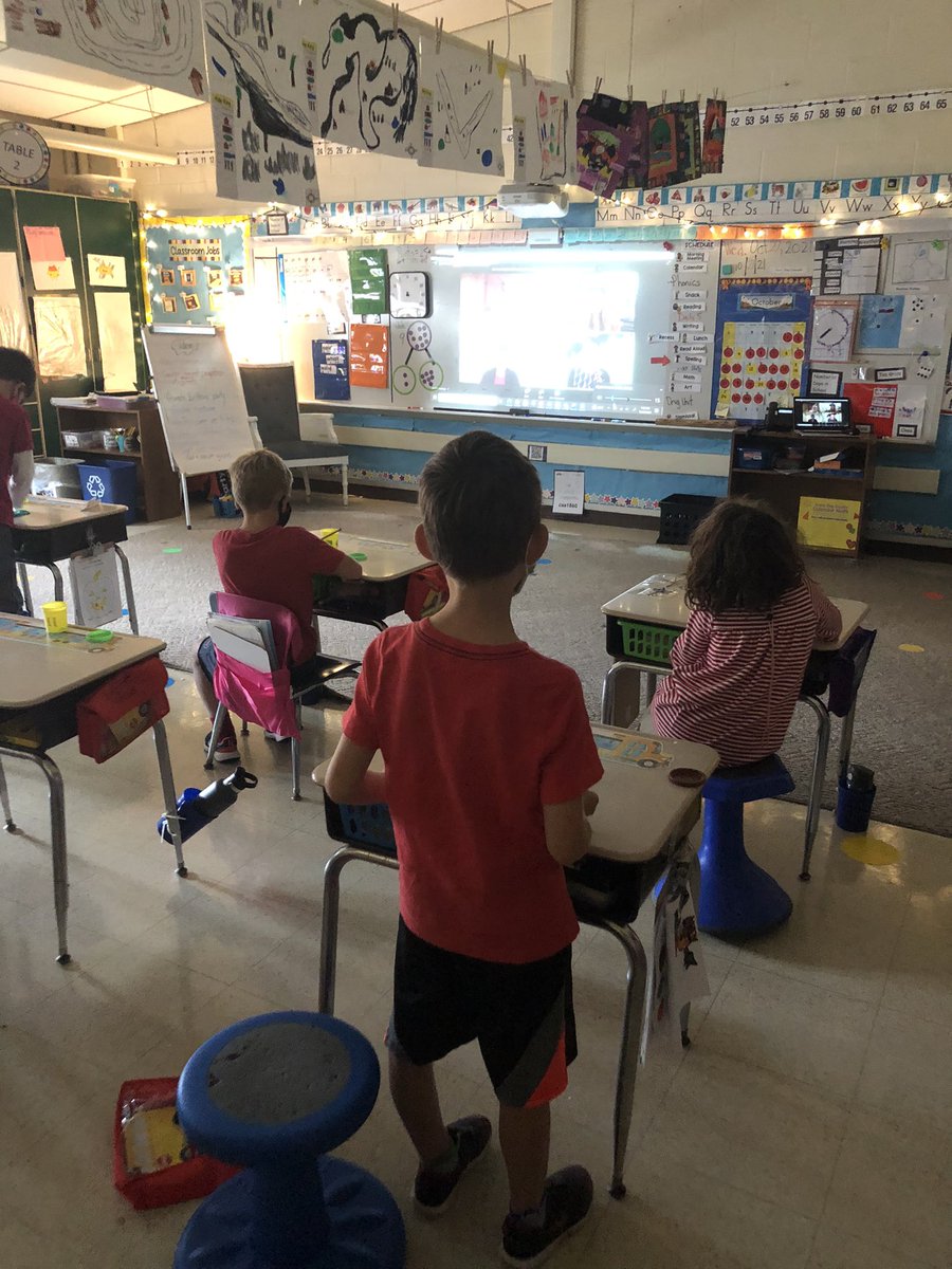 It’s spooky szn in Room 2🎃 

We attended a live #BatWeek broadcast from @ScholasticTeach ahead of our Halloween festivities. #GoGaymanMustangs