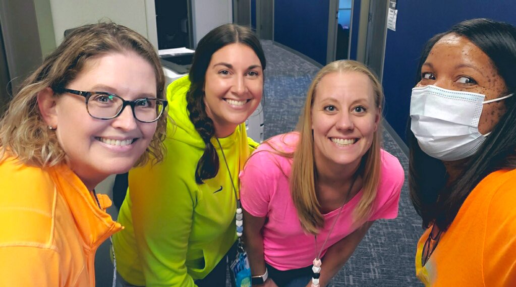 Julie Fox tweet media