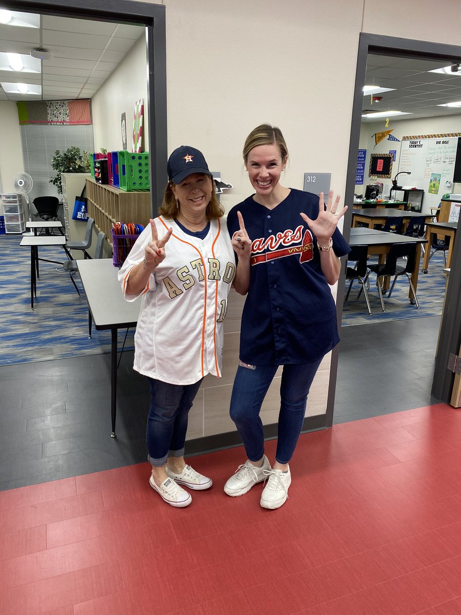 WGILibrarian's tweet photo. Team Up Against Drugs 💪🏼 #bravesVsAstros @woodgatemisd https://t.co/TLLvwoXq0L