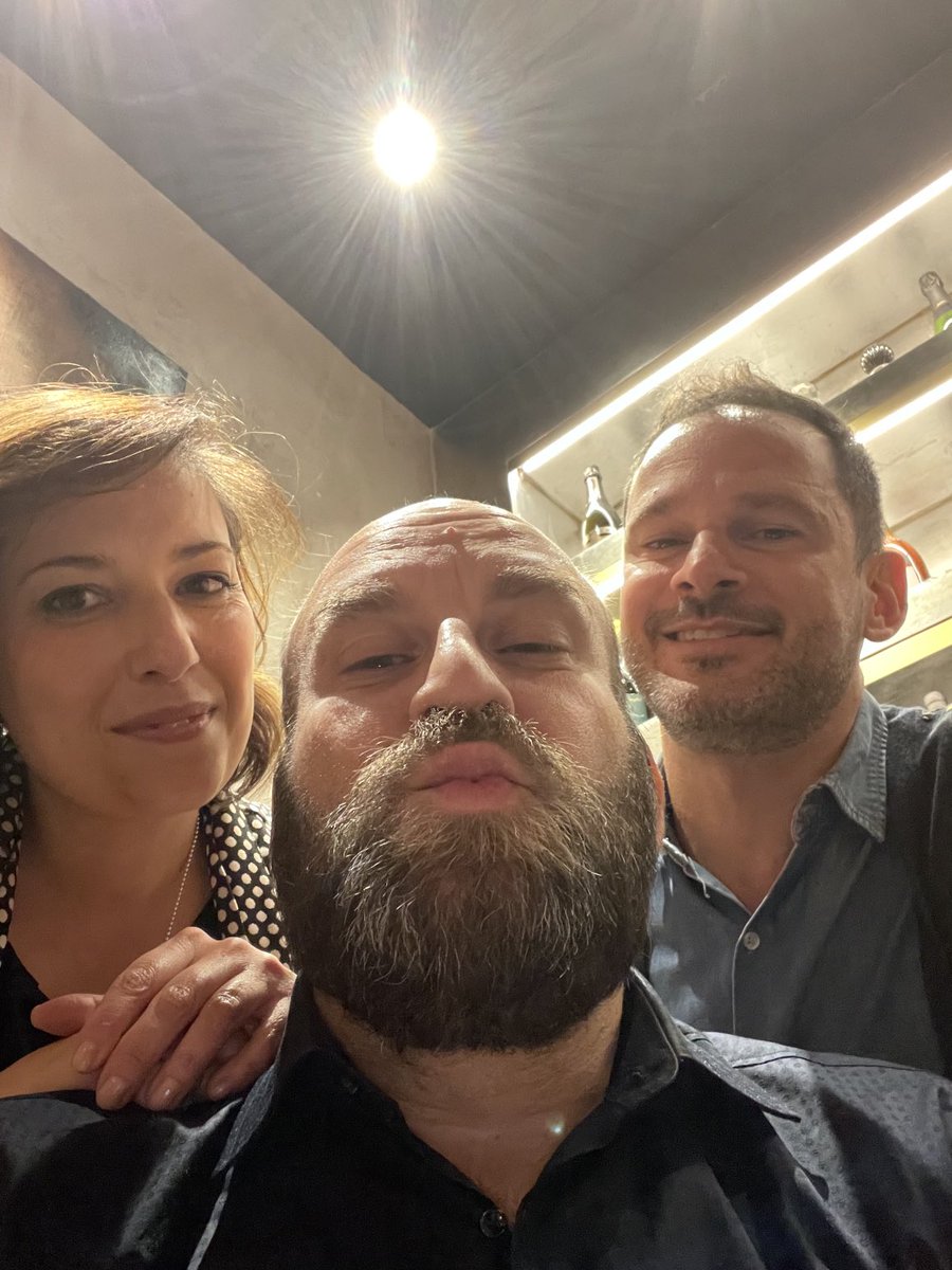 enomisagi's tweet photo. Con gli amici di sempre ❤️ ⁦@Adrianopq⁩ ⁦@brina_77⁩ Aleserra https://t.co/HEGsedPV7T