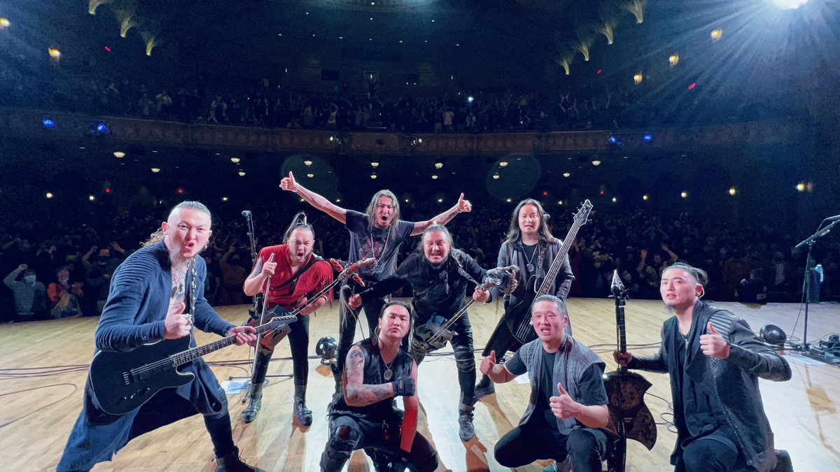 TheHuOfficial's tweet photo. Thank you Vancouver! Canada we had a blast and can’t wait to come back! Seattle we’ll see you tonight, get ready 👊 #TheHU #TheHunTour https://t.co/dMskNTf2aK