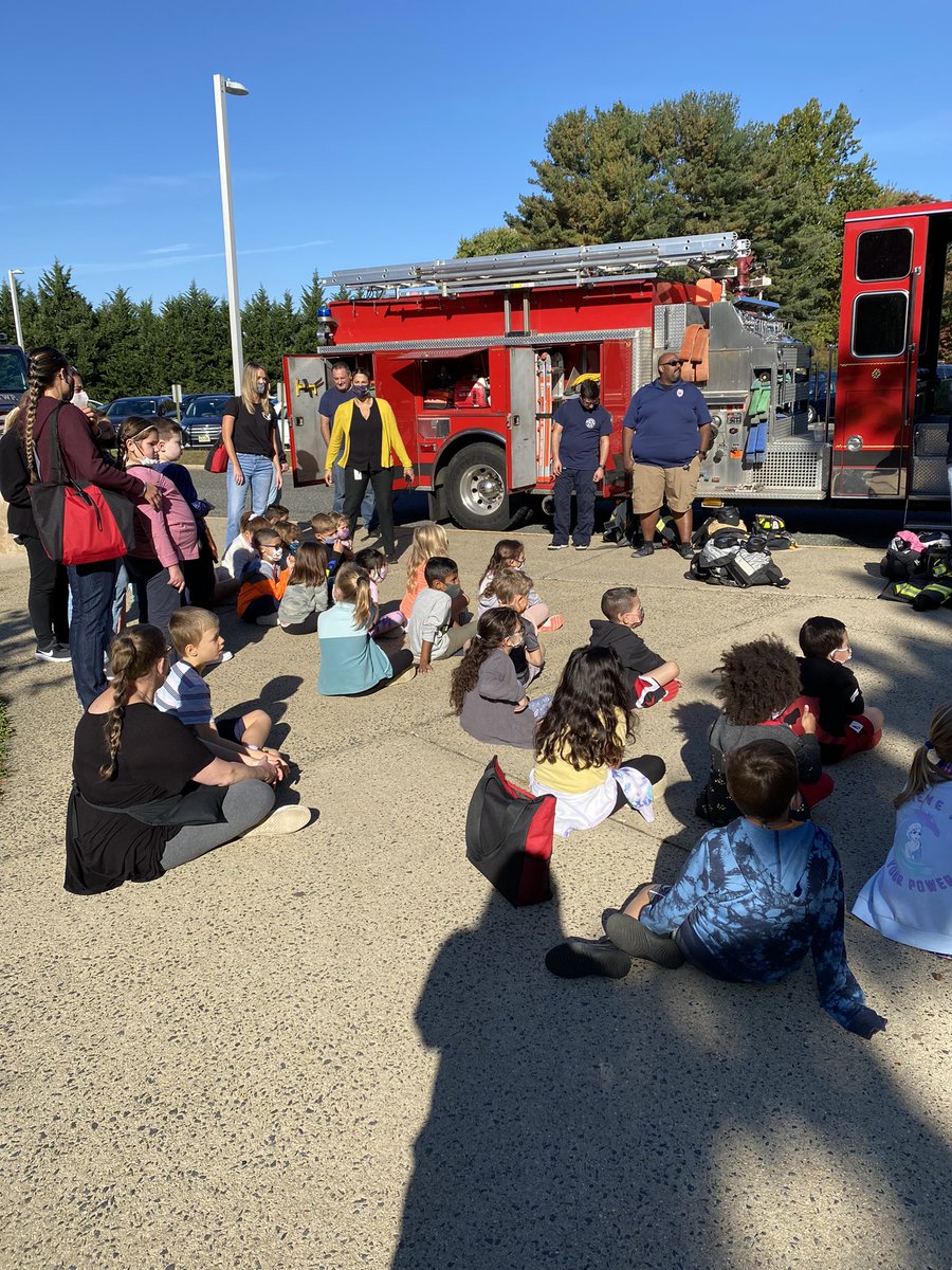 CrasMurray's tweet photo. A little late but thank you to our community helpers and local heroes for taking time out to teach us about fire safety! @CRA_Bulldogs @Eastfreehold #FTS4rkids https://t.co/AXPIlb8j72