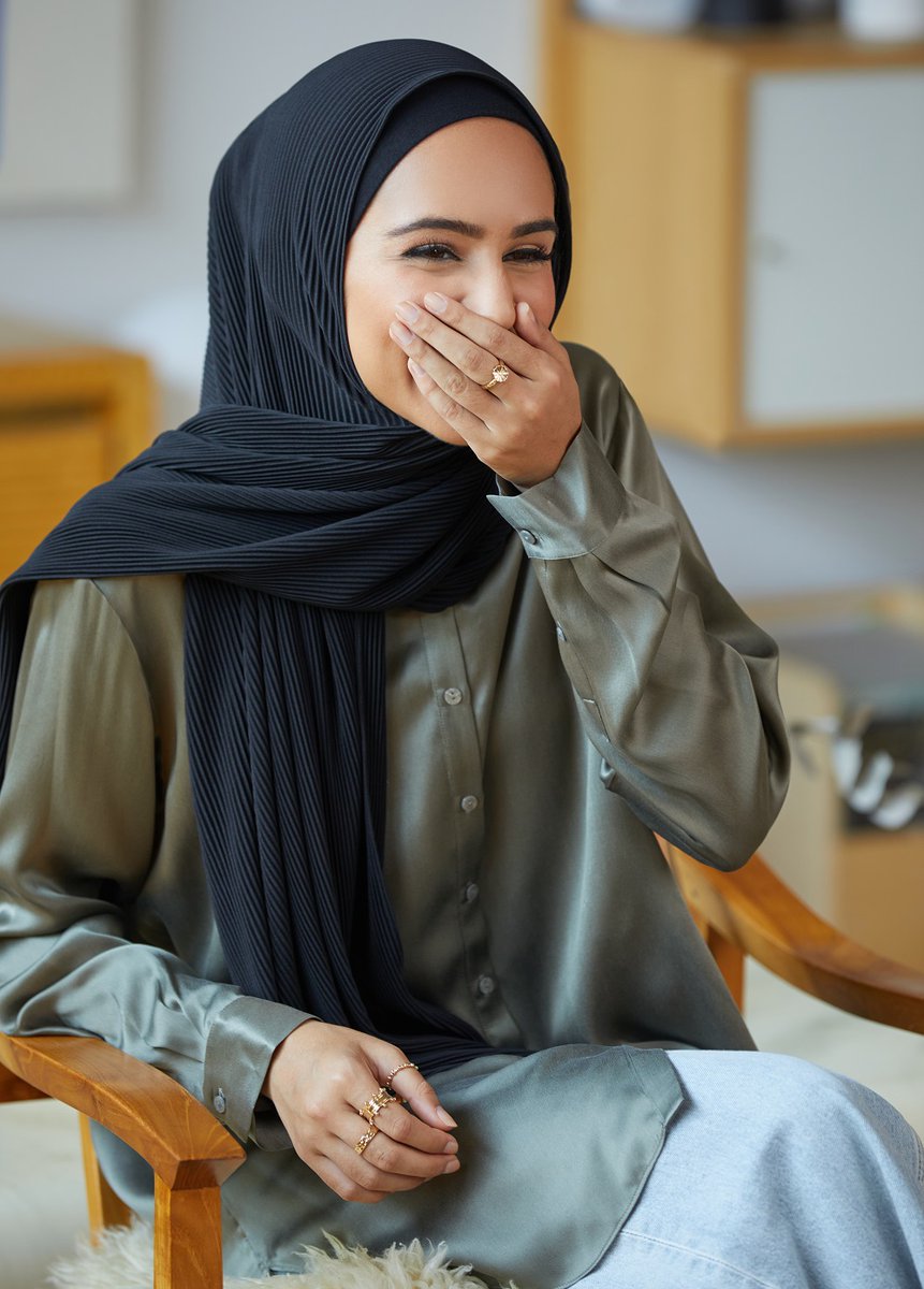HauteHijab's tweet photo. You've got to meet Rida, a student at New York University and one of the dynamic women in our #PositiveThreads campaign! She says, "By wearing hijab, I am a “hijabi,” but I am also simply my most authentic self – Rida." @freespiritrida
YESSSSSS!
https://t.co/IoxHEx6TNO https://t.co/9W6ZPgDmVb