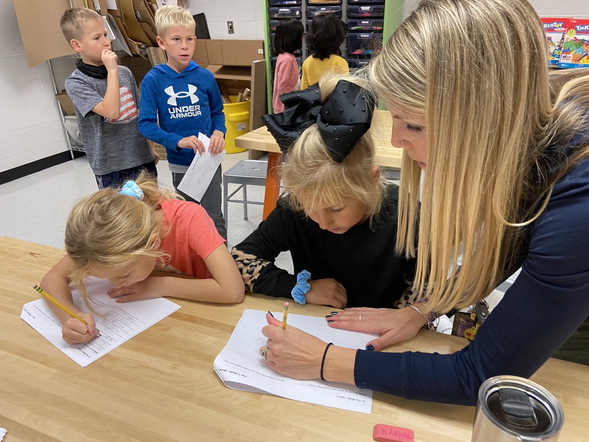 SchlieReed's tweet photo. @ElmwoodSDNB 2nd graders working with @kelliarado learn about the #makerspace and explore/select materials to use to make a #prototype of their design @SDNBSchools #SDNBLearns https://t.co/I1ySZfZd5p