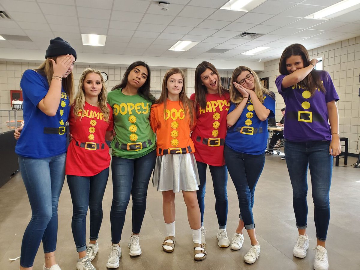 CyChristian's tweet photo. Today was Day 3 of Homecoming Week - Name in Lights Day! - Favorite Superstar or Character and Powder Buff!
#CyChristian #CCSWarriors #OneHeart #TheWarriorWay #PowderBuff https://t.co/QfKaZrvGCx