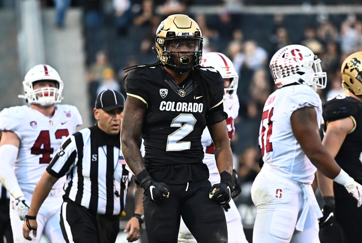 #AGTG I’m truly blessed to receive my first offer from the University of Colorado! <a href="/coachmarksmith/">Mark Smith</a> <a href="/CoachDeLaTorre/">CalvinDelaTorre</a> <a href="/DaveHenigan/">Dave Henigan</a> <a href="/DRR_Recruiting/">Denton Ryan FB Recruiting</a> #GoBuffs 🦬