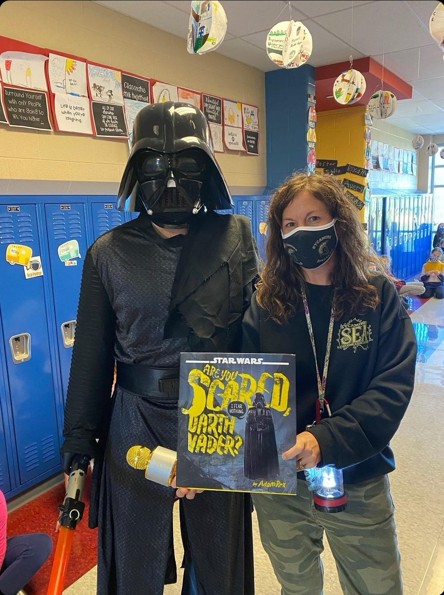 sycedassoc's tweet photo. A good story always gets around! Mrs Berry took Mrs Peck up on her offer! And #DarthVader found a place where his mask was finally welcome!

How awesome was this for the 4th graders?!

#adamrex #SEA #empowering2succeed @ieanea #reading #fourthgradeteacher #education #starwars https://t.co/9tH922f0eV