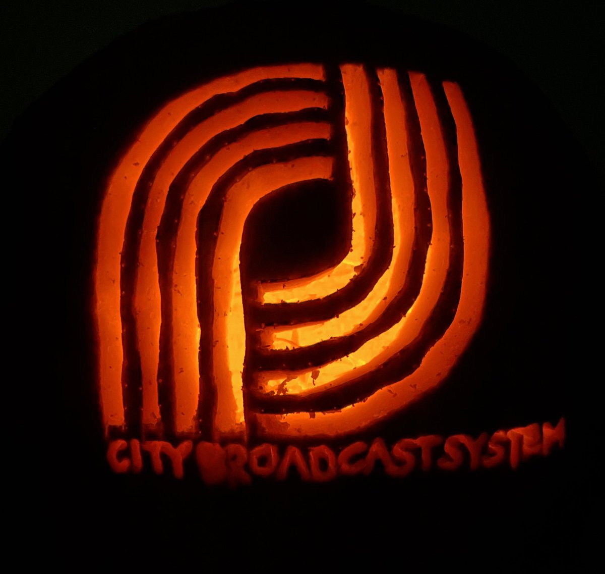 KrissyT_13's tweet photo. My (hopefully) Vanvelzen-approved @RJCity1 jack-o-lantern. https://t.co/B74FCyw42C
