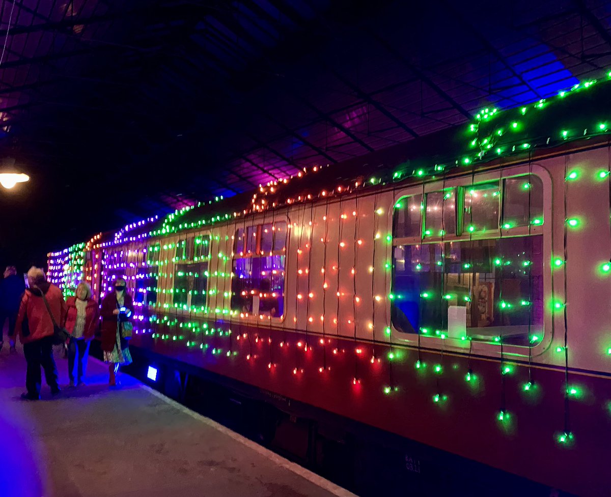 helenofwhitby's tweet photo. #lightspectacular #train #NorthYorkshire @nymr 
🤩🤩🤩🤩🤩🤩🤩🤩🤩🤩
Had a fab evening on train. Can defo recommend. It’s on for the rest of the week. More info here: https://t.co/zehiJg3HOG

#GoodNightTwitterWorld https://t.co/n29NhhfNEY