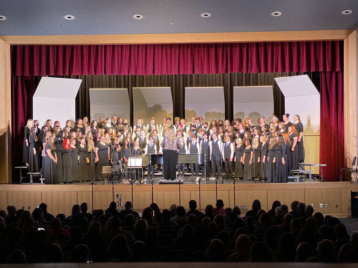 BigBlueCompany's tweet photo. Looking great, Concert Chorale and Freshmen Voices! And sounding even better! #ReallyImpressed https://t.co/JPFQsNjhle