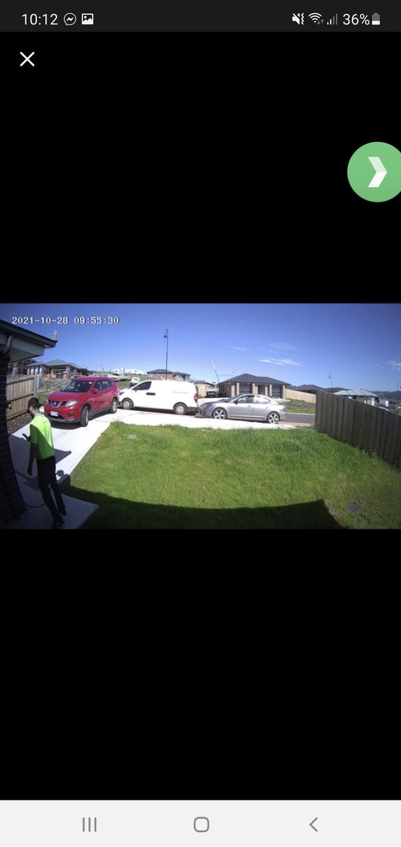 Sony46184319's tweet photo. @sendle @PackagingBetter @tickerNEWSco Please help to check SR42K3X, it was ugrent parcel and i paid the extra insurance. The crazy drive come to ring my bell but not pick up the parcel amd not any waiting then run. My CCTV has recorded it. The parcel just sitting at the door bell and he was never try the scan. https://t.co/DnBYDYa7cW