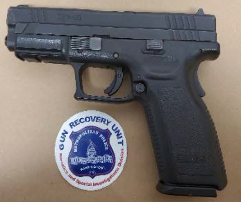 DCPoliceDept's tweet photo. In the last week, #DCPolice officers removed 53 illegal firearms from the streets of #DC and out of the hands of criminals.
#FirearmsFlashback https://t.co/HNYPbPB6j2