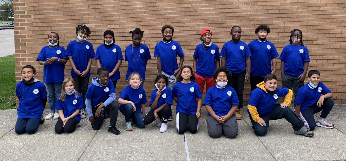 MissWinand's tweet photo. The @HawthorneWCS Coding Club is back with a new name &amp; new logo! After an all time high 181 applicants &amp; only being able to select 40, the gray group finally had their first meeting tonight. VERY impressed by the group’s work building circuits tonight! https://t.co/Y97EwGAvKF