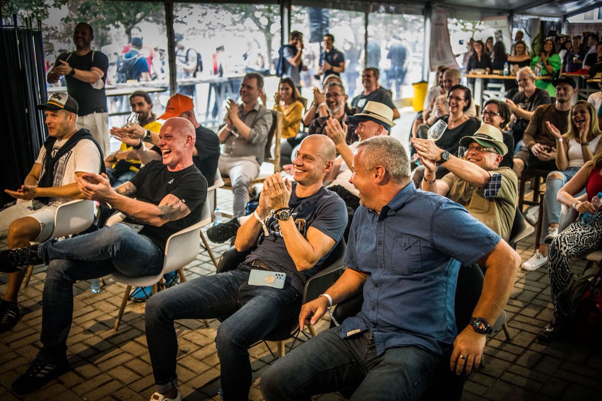 Mientras en República Checa...Ron Abuelo se sigue distinguiendo como uno de los rones premium de mayor venta en ese país. Muchas felicidades a todo nuestro equipo en Europa. Vamos Panamá!