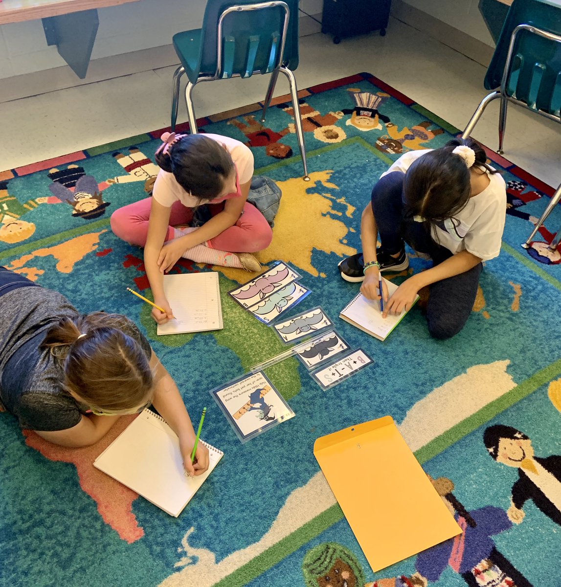 Mrs_Brazier's tweet photo. Fifth grade SIGNET opened all six locks with collaboration and critical thinking. They escaped the costume store just in time! ππ #lockboxchallenge @CPES_Cheetahs https://t.co/dfxnbdPHaM