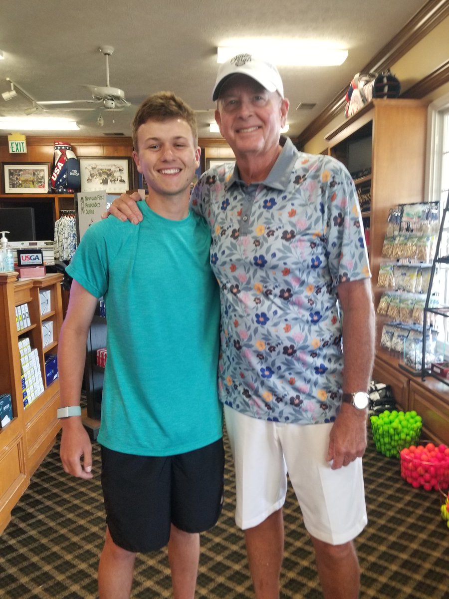 Nothing makes my day more than talking putting with <a href="/alex_heck_7/">Alex Heck</a> who has had a great fall for <a href="/saintleomgolf/">Saint Leo Men's Golf</a>. Alex is at the top of their lineup. Team ranked 15th. He loves life in FL! #welldone <a href="/CenterGroveGolf/">CG Golf</a> <a href="/FranklinGolf1/">@FranklinGolf</a>