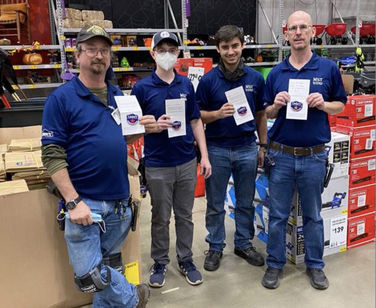 ShawnMcpherson's tweet photo. I wanted to recognize Seth, Brent, Jesse, and David for their hard work in store 1768!! Thanks for all you do to keep the store looking good! @Bigduke31Mc @BlueTeam_R21 @MatthewBeebeR21 @EButler848 @kplowery6b https://t.co/0AxsYeb5Xo