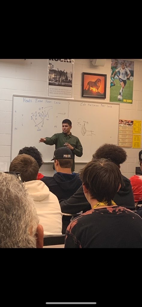 RoyHighFootball's tweet photo. Great to have current Marine and Roy High legend Carlos Guerrero back to talk to current Royals. Thank you for your service🇺🇸 #CG13 https://t.co/dnj6JGf4f5