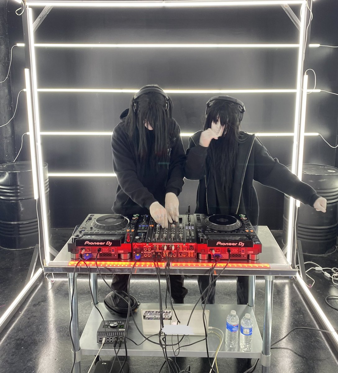 nightswimx's tweet photo. “HORROR HOUSE” HALLOWEEN SET DROPPING TOMORROW ❤️🔪 https://t.co/WN2sqVVcCZ