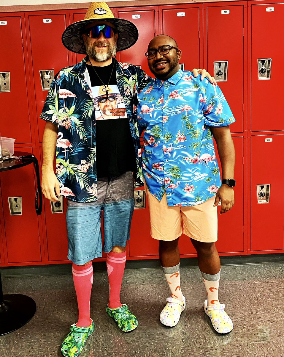 Hendrick_Hawks's tweet image. “Lei”ing off drugs with our 🌴 theme at Hendrick #RedRibbonWeek #PISDDedicatedToCaring @Plano_Schools @Planocounselors