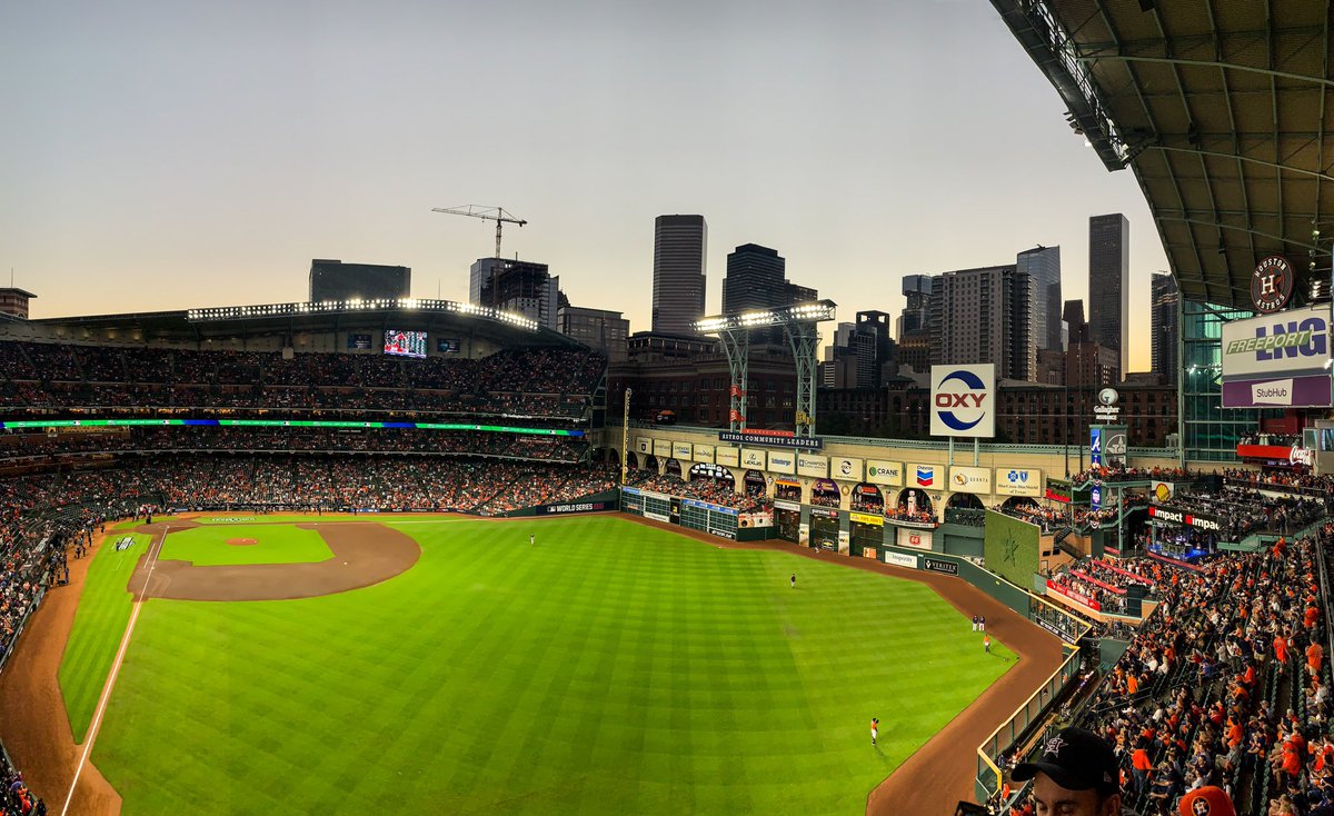 Open roof for Game 2 #WorldSeries <a href="/KHOU/">KHOU 11 News Houston</a>