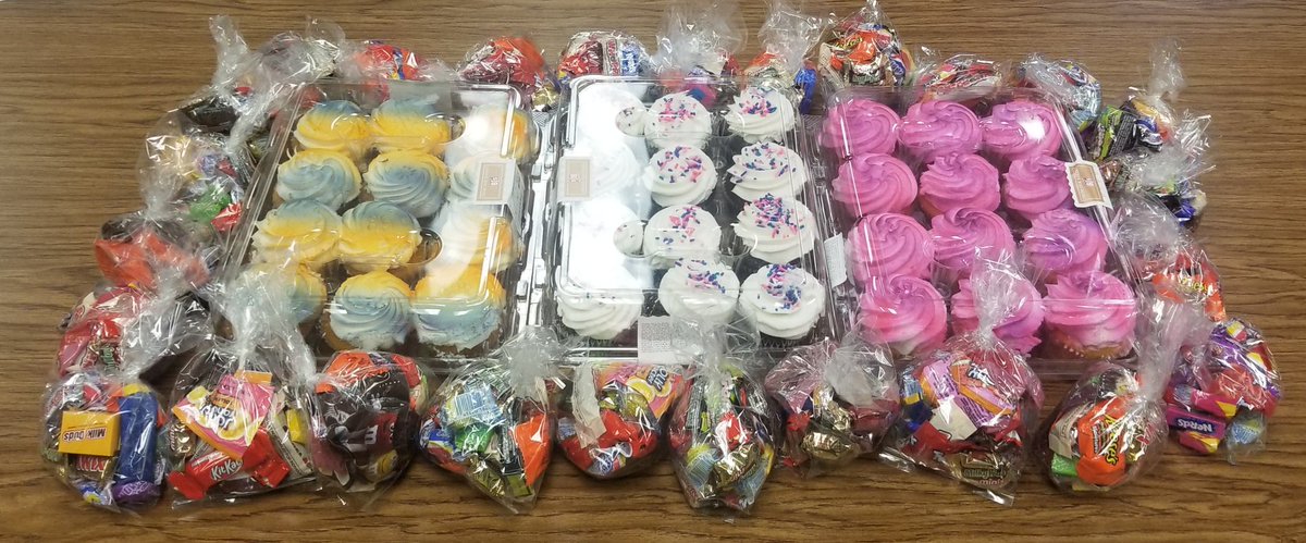 PHL Night Sort's Small Sort getting ready for their Halloween Party!!!