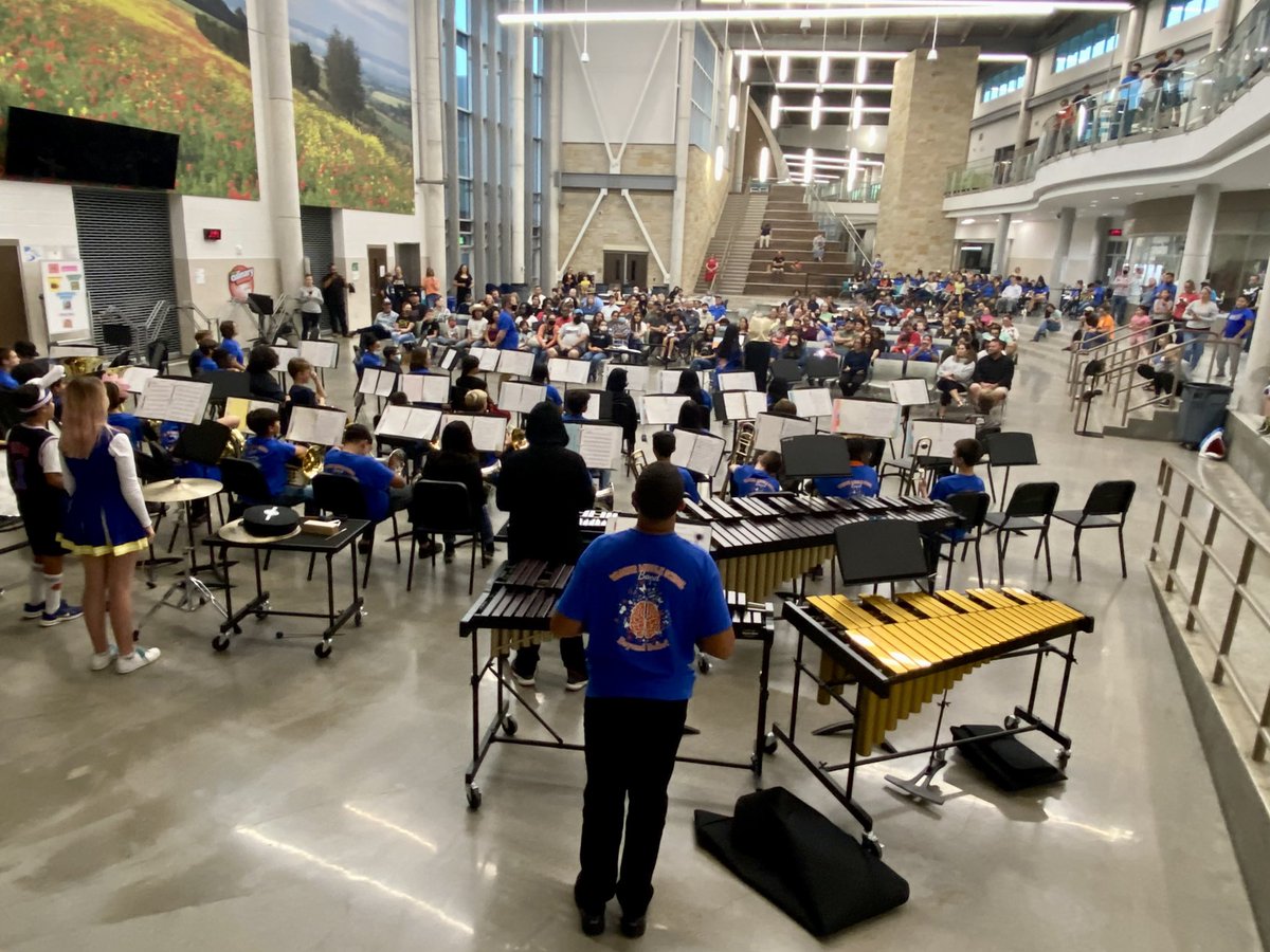 What a spooktacular musical event our <a href="/WagnerMSBand/">Wagner Wolves Band</a> treated us to! 👻🎃🤖
#runwiththePACK
