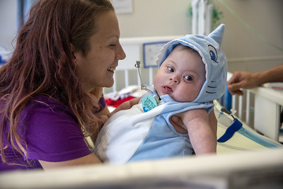 PennStHershey's tweet photo. Enjoy this not-so-scary glimpse into Halloween reverse trick-or-treating at Penn State Health Children's Hospital with TWINkies, a baby shark, the friendliest witch you'll see this year and many more! 🎃 👻 See more here: https://t.co/Qz0FkSvpIl https://t.co/GRQ9cSQCnp