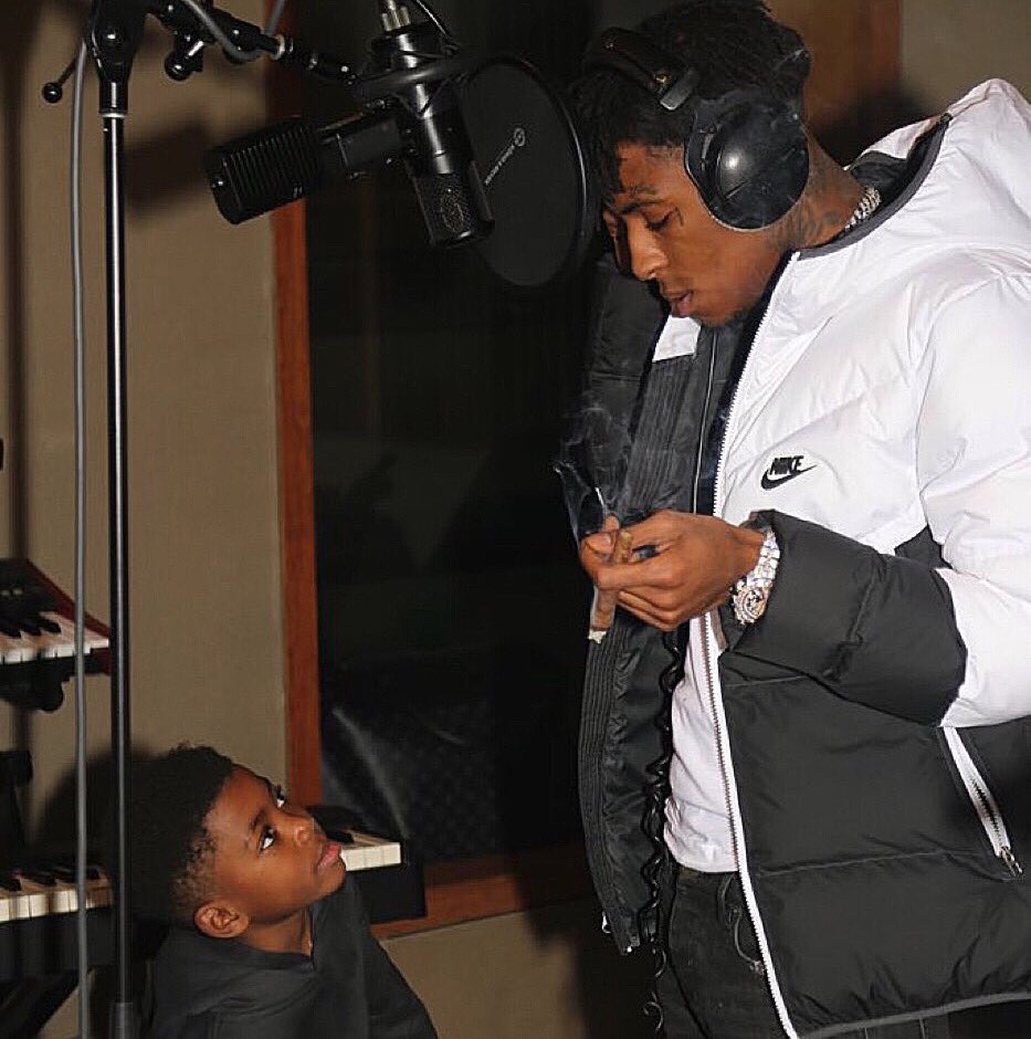 4KTFeed's tweet photo. Would Yall Want "NBA YoungBoy" To Drop a "Sincerely, Kentrell" Deluxe Version 💚🤔? #SincerelyKentrell 🔥 https://t.co/lVuZhdr4tz