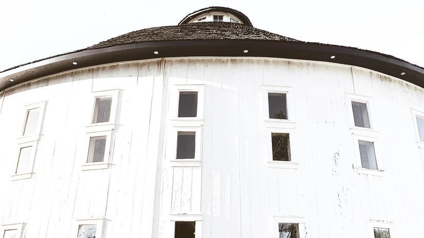 roundbarnestate's tweet photo. A trip to the Round Barn is good for your soul ⁣🍷 (⁣Instagram 📸 @⁣lindsaymanfredini_) https://t.co/N1mitENqBy