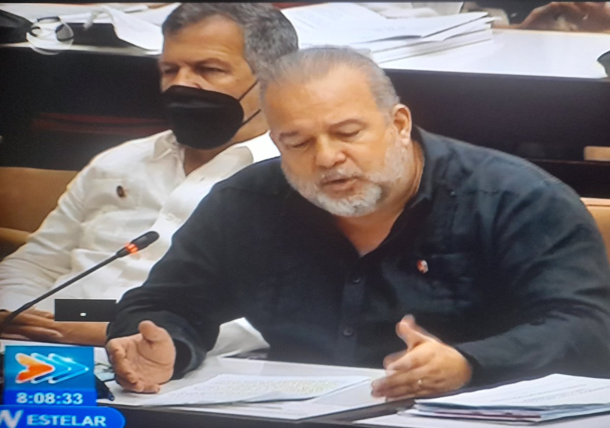 SergioOsminFP's tweet photo. . #CUBA|  @MMarreroCruz habla "indignado" de los desfalcos y malas-prácticas financieras en el Sector Estatal. Lo curioso es que a su lado tiene al General López-Callejas, ex-nuero de @RaulCastro_Ruz, Presidente del emporio militar "#ElGAE o #GAESA" que no le da cuenta a nadie. https://t.co/lVLfVDhKZ7