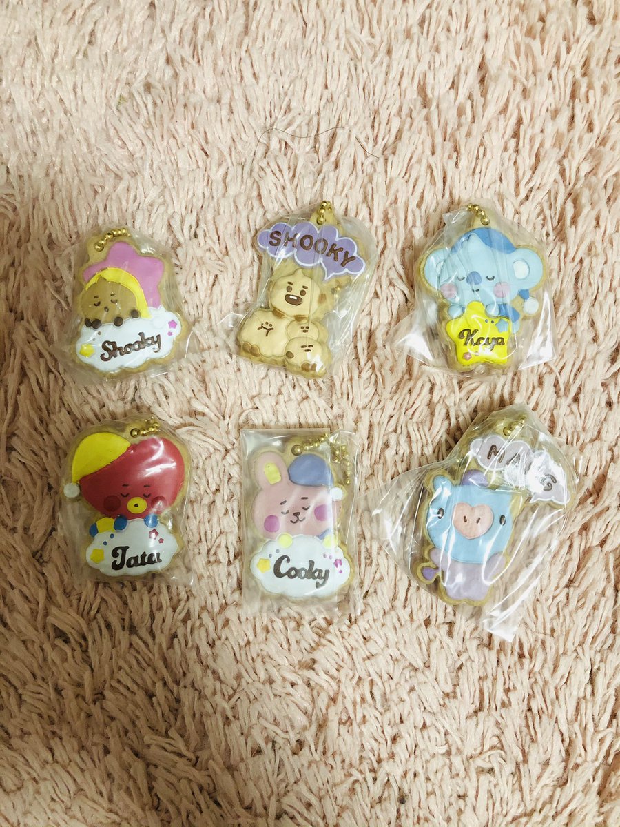 uver98's tweet photo. 🐻交換🐻
（譲）画像のもの
（求）⭕のもの
TATA😶オール優先

難しいと思いますが
よろしくお願いします😣💦💦

#BT21クッキーチャーム交換 
#bt21
#bt21交換 https://t.co/5wPmbsjOVs