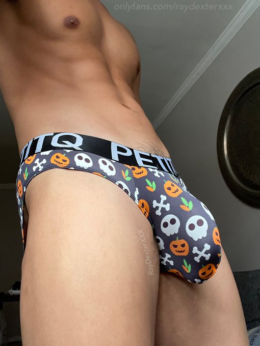 Spooky season is here 🎃💀☠️ https://t.co/Rf6jDHt3a3 https://t.co/iBoIuASjd1 https://t.co/SE0KrP8EIQ