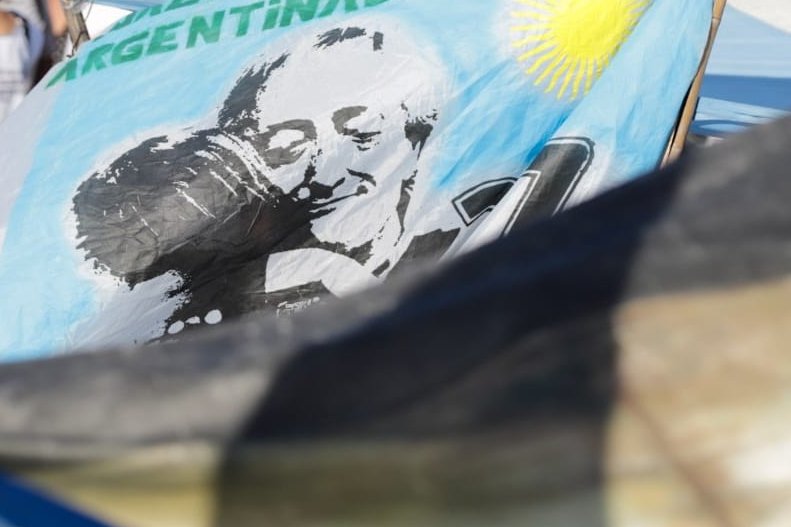 FedericoAchaval's tweet photo. Néstor nos invitó a soñar una Argentina con inclusión, trabajo e igualdad de oportunidades para todos y todas.

Junto a @alferdez y @CfkArgentina seguiremos su ejemplo, porque es lo que nos marca el camino para salir adelante y construir un país más justo.

#NestorVive 🇦🇷❤️ https://t.co/WlkEAeUKrz