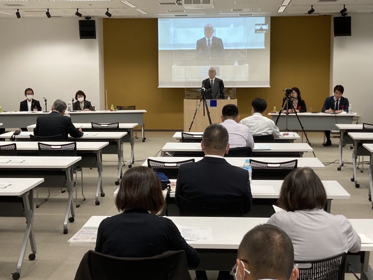 SeikeiSeminar's tweet photo. おはようございます。
本日は清渓セミナー2日目です。
先程、福岡政行先生による講義Ⅳが始まりました。
登壇者の変更に伴い、急遽プログラムの変更もありましたが、ジャーナリストの小林美希氏と現役大学生とのトークセッションも行われます。 https://t.co/chPXJCKGUI