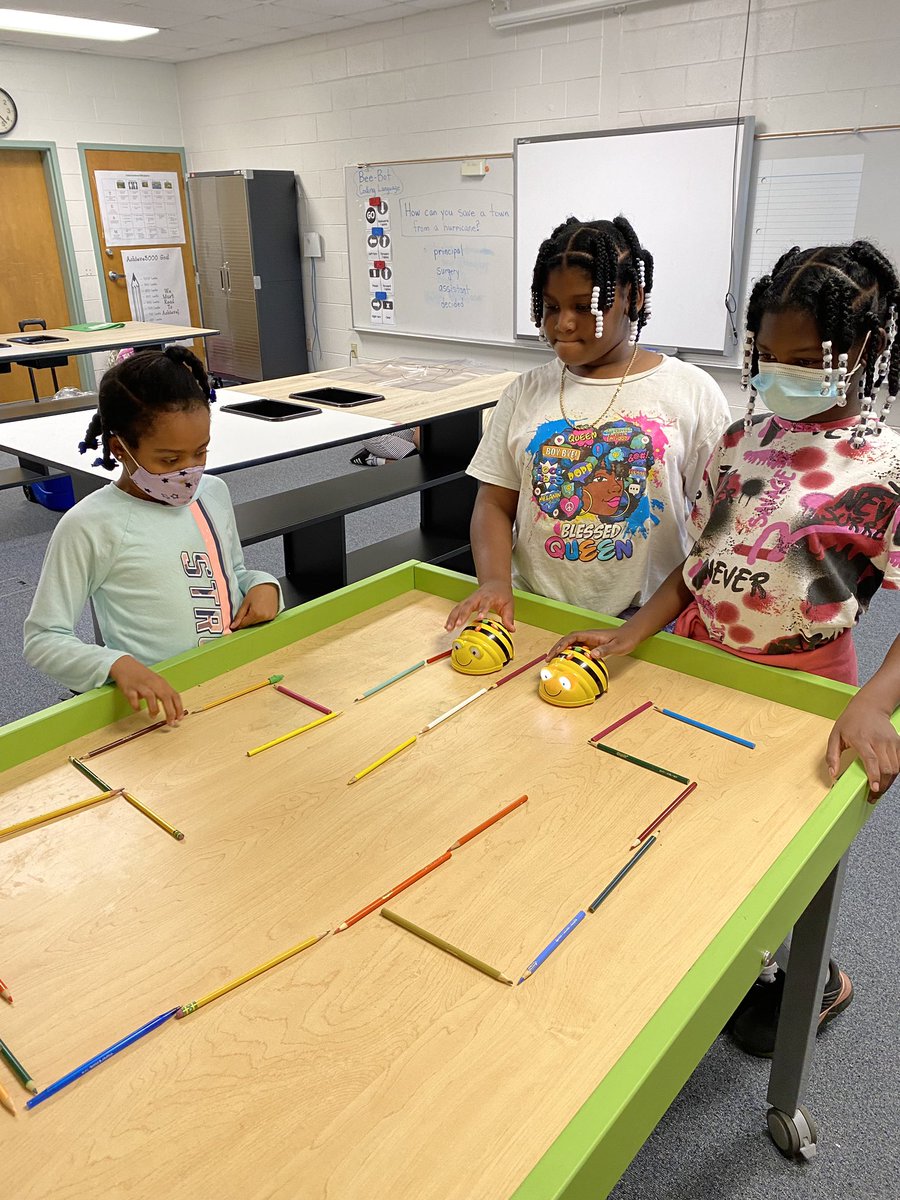 GoodyearElem's tweet photo. Goodyear #STEM enrichment students have been designing mazes and using #beebots to practice #coding #strongerglynn https://t.co/2OD0HAhVZS