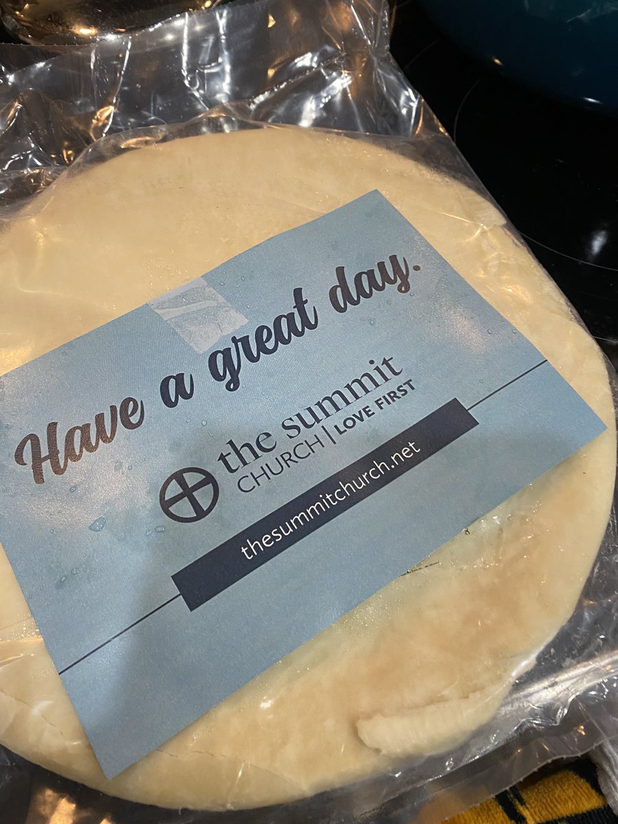 VikingSpec's tweet image. I cannot say enough wonderful things about the @SummitChurch • @OakRidge ♥️ Today, NWMS staff received baked spaghetti / chicken pie family dinners as we left work ~ truly, SCOR demonstrates“Love first.” ♥️ @NWMSgcs @GCSchoolsNC @dcisco23