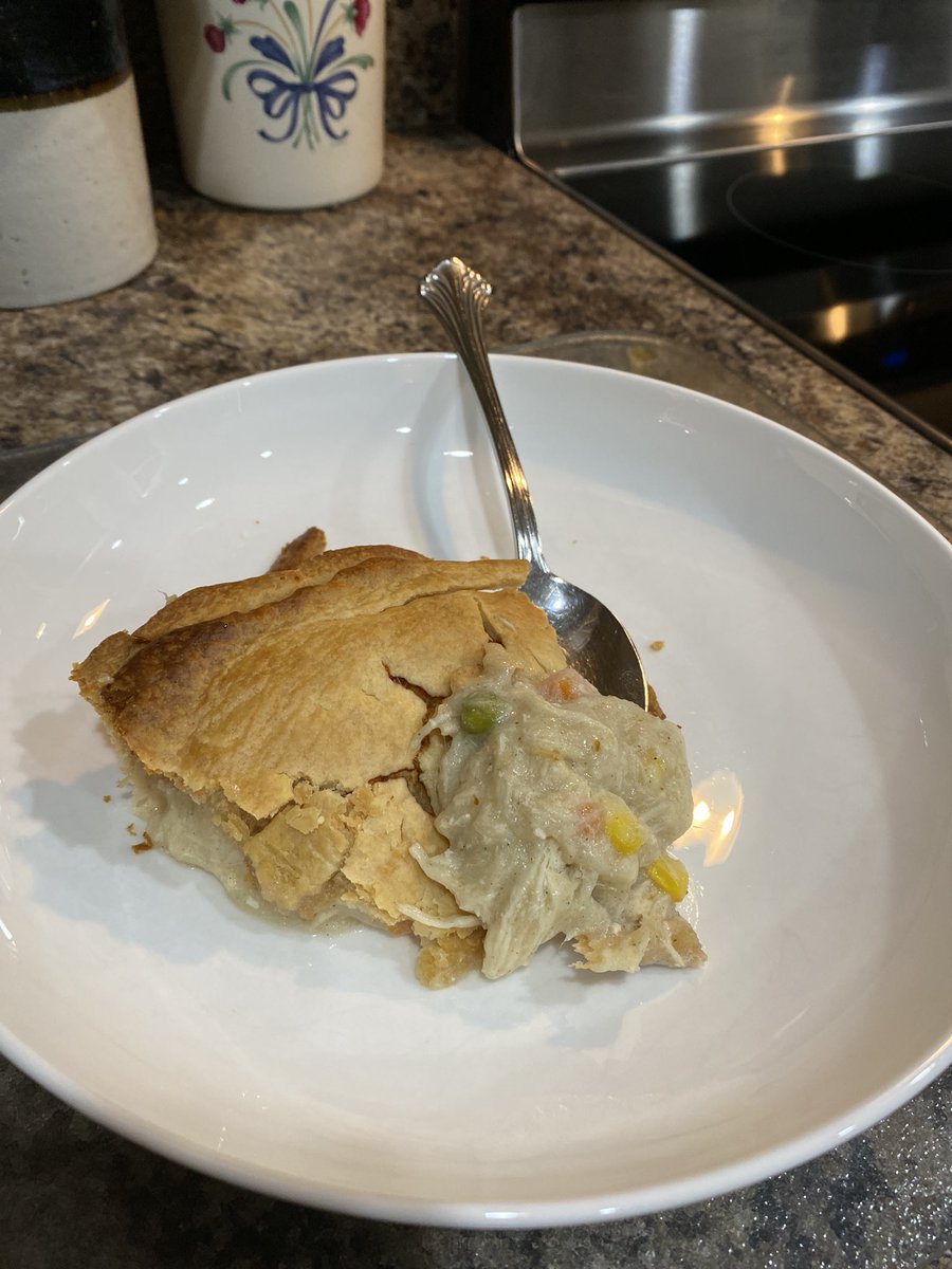 VikingSpec's tweet image. I cannot say enough wonderful things about the @SummitChurch • @OakRidge ♥️ Today, NWMS staff received baked spaghetti / chicken pie family dinners as we left work ~ truly, SCOR demonstrates“Love first.” ♥️ @NWMSgcs @GCSchoolsNC @dcisco23