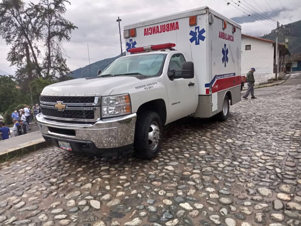 GoberMerida's tweet image. #Oct27 Los vecinos de Mesa de Las Palmas en el municipio Pinto Salinas, recibieron hoy de @RamonGuevaraMRD, el gobernador, a través de Corposalud, la Ambulancia asignada a su ambulatorio, totalmente operativa. Avanzando en el fortalecimiento del sector salud.
