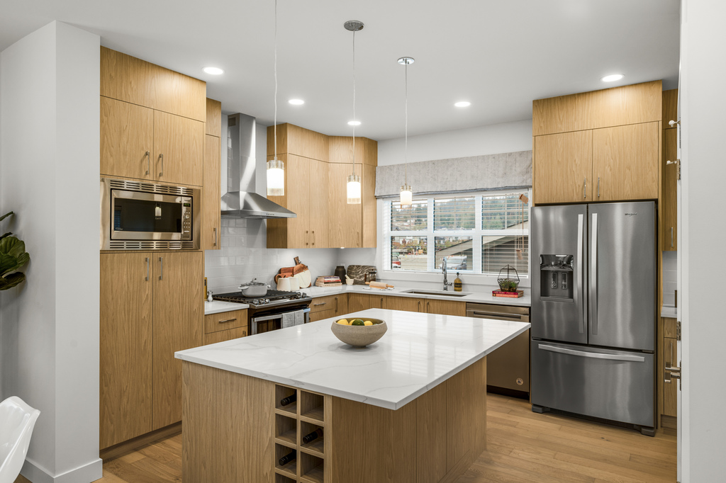 GableCraftHomes's tweet photo. Who's turn is it to cook dinner tonight? 

Who cares! The whole family will be fighting to make dinner in this kitchen! 🍽️ 

📍 Carlisle 
Finalist in the Best Contemporary Kitchen under 250 sq. ft. category of the CARE Awards, presented by VRBA. 

#GableCraftHomes #KitchenInspo https://t.co/gckN0vNxTh