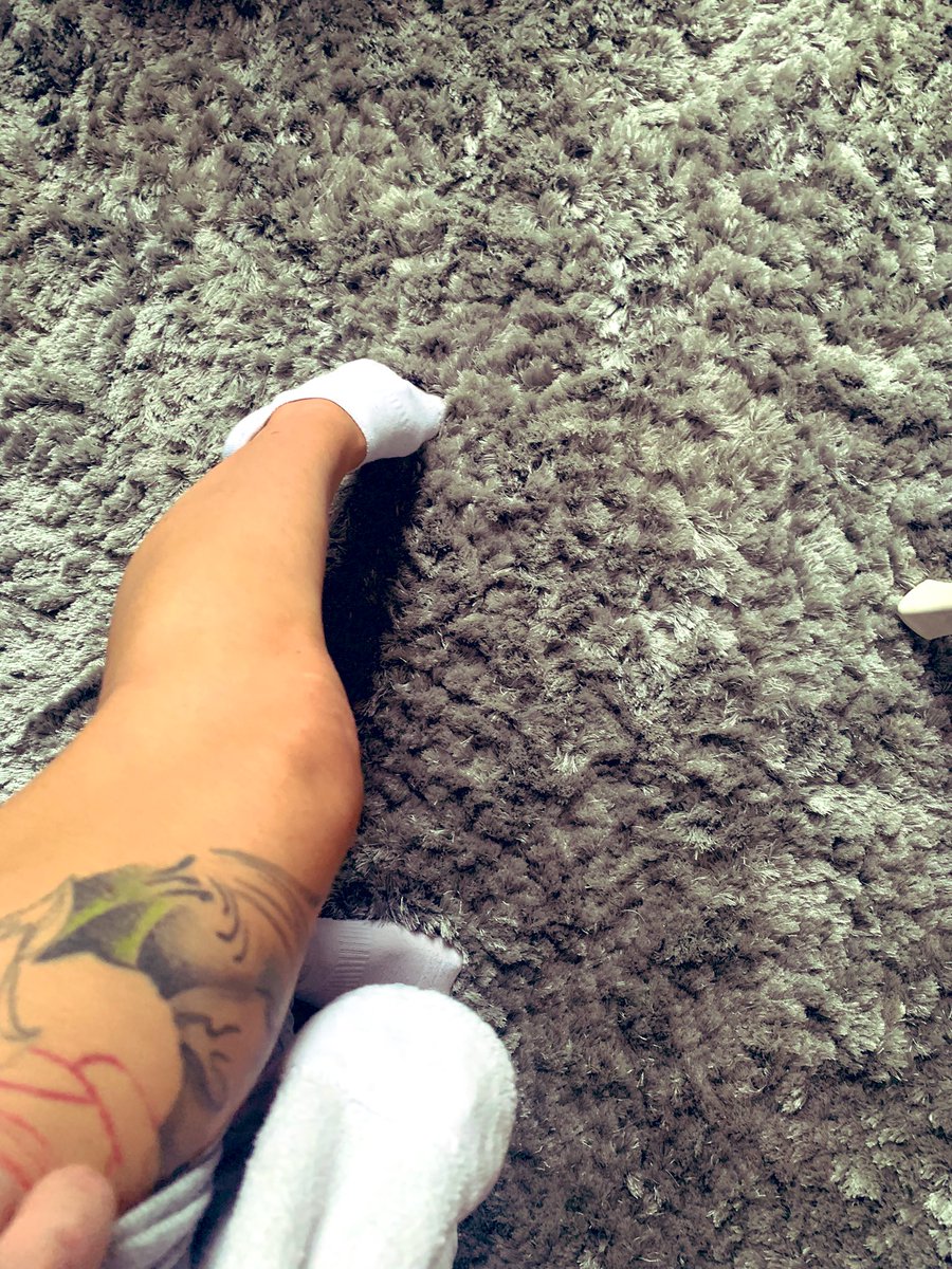 Using the amazing <a href="/FreshlyBakedLDN/">FreshlyBakedLondon®</a> rapid one hour self tanner the results it speaks for its self. I love 🦄<a href="/UCmademebuyit/">UNICORN COSMETICS</a> U can grab ur unicorncosmetics.com/products/uc-x-… using my code darkangel for 10% off there’s a sale so why not treat yourself, applies beautifully, best #selftanner