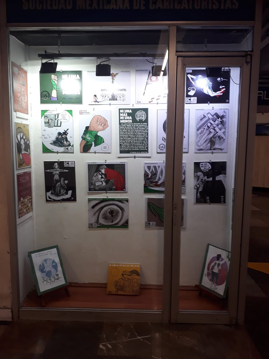 CaricaturaMuseo's tweet photo. Estimado Director Guillermo Calderón 🙏🙏🙏@GCalderon_Metro Le pedimos nos ayude a conservar nuestro pequeño espacio cultural que significa para Los Caricaturistas Mexicanos la vitrina del metro Zócalo. 
¡¡ Nos la quieren quitar...!! @MetroCDMX @cultura_mx @Claudiashein https://t.co/tdVKgzhAJc